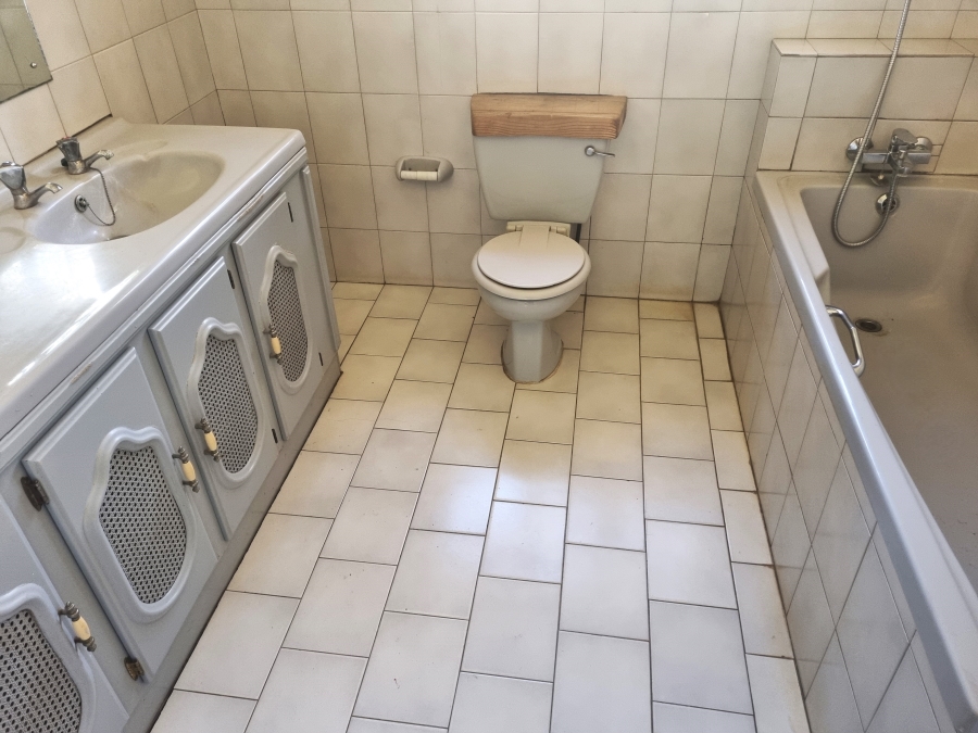 Commercial Property for Sale in Waterval East North West